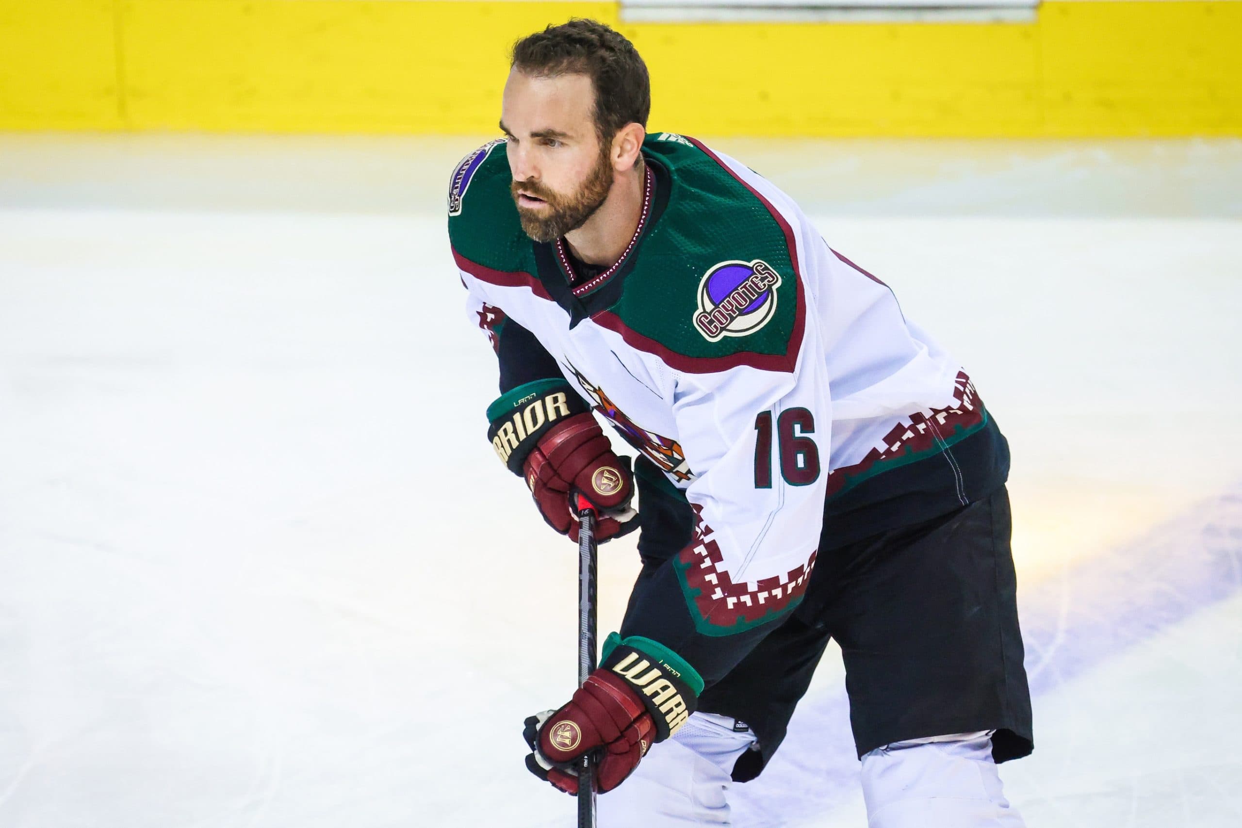 Coyotes forward Andrew Ladd expected to miss 2022–23 season with knee injury