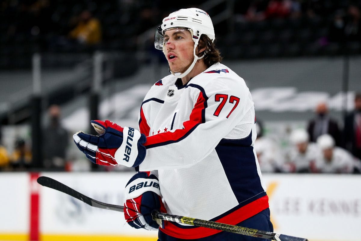 T.J. Oshie leaves pre-season game with upper-body injury