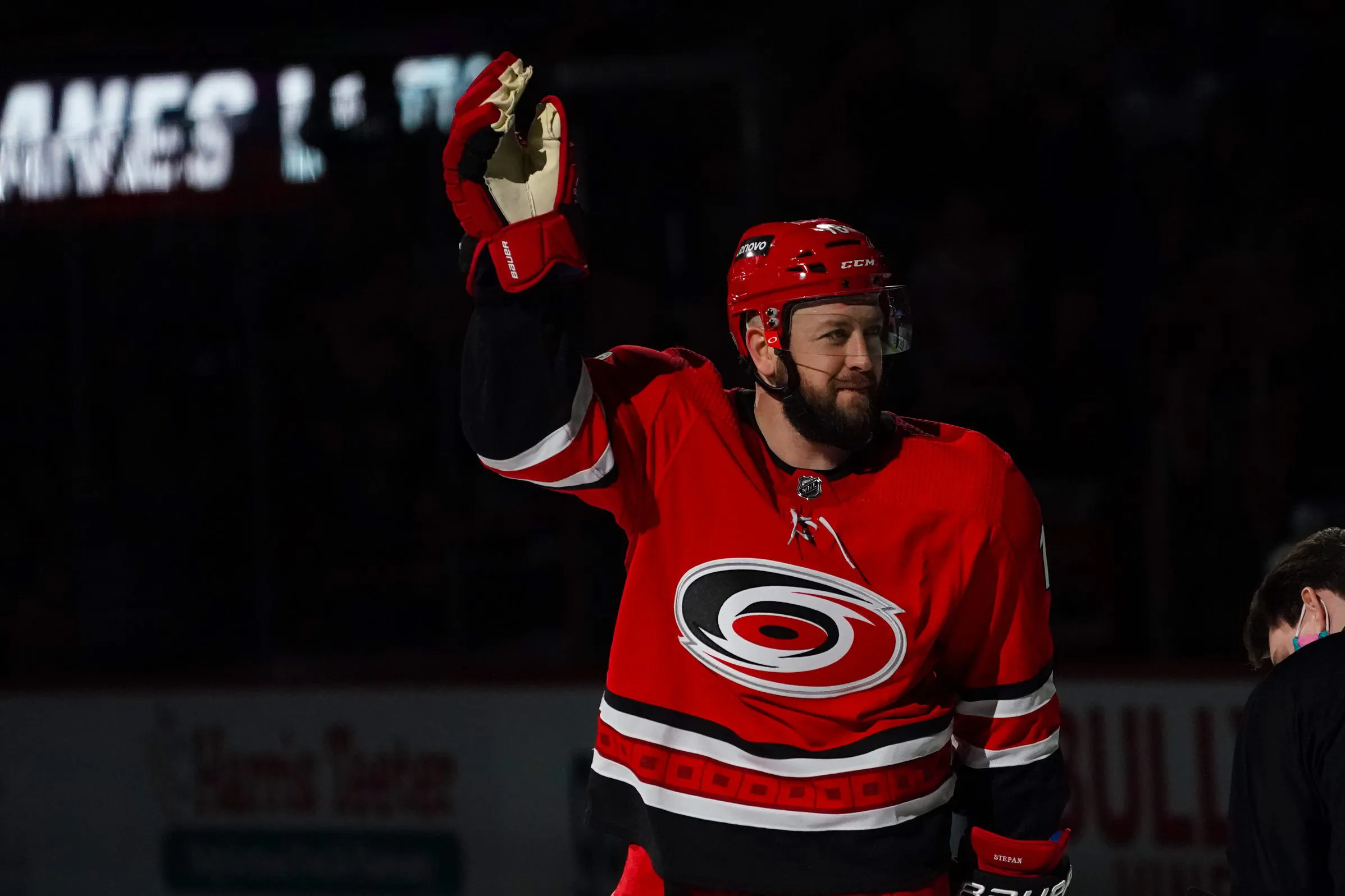 Hurricanes sign Derek Stepan to one-year contract