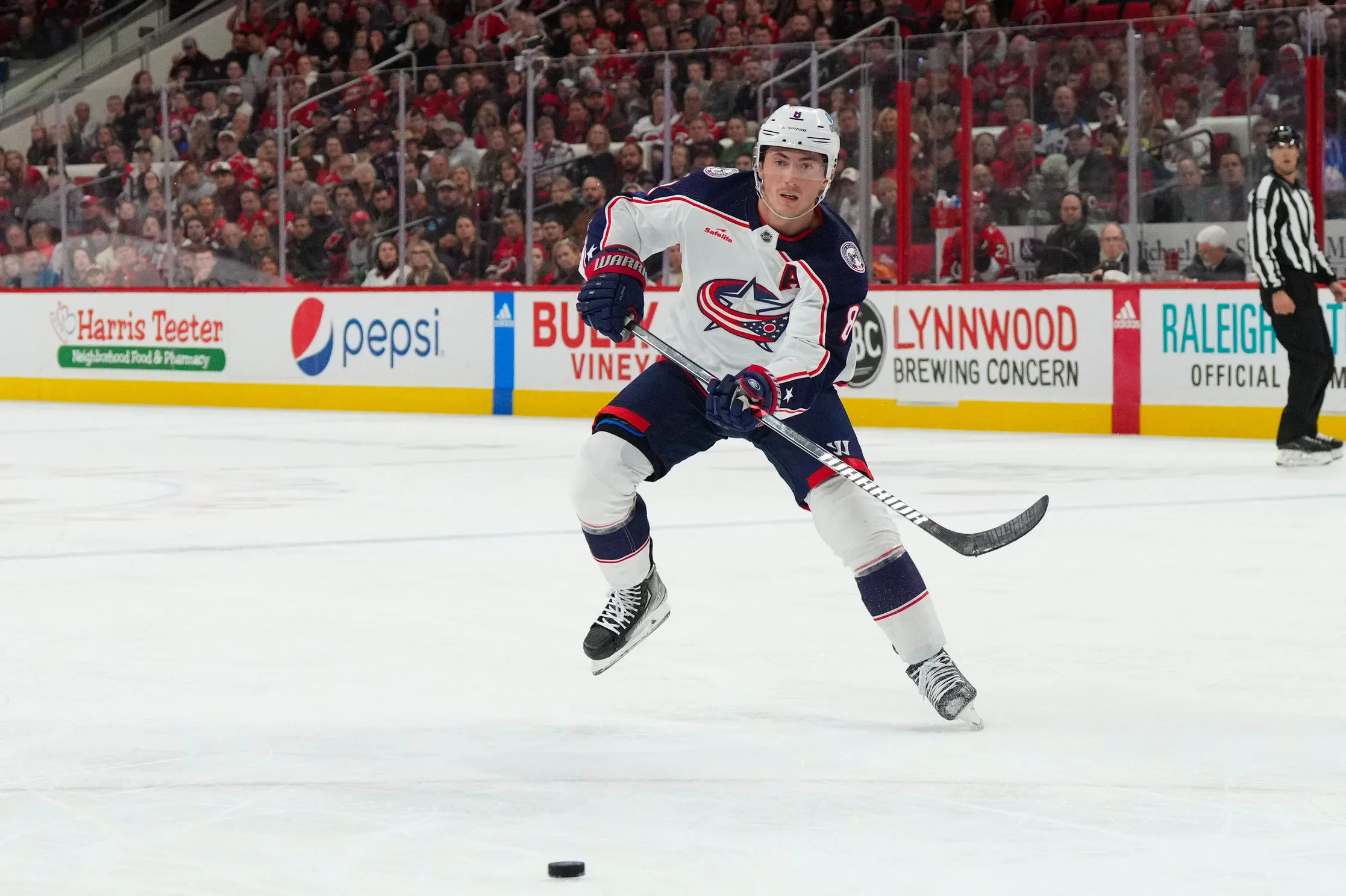 Columbus Blue Jackets’ Zach Werenski leaves game early with upper body injury
