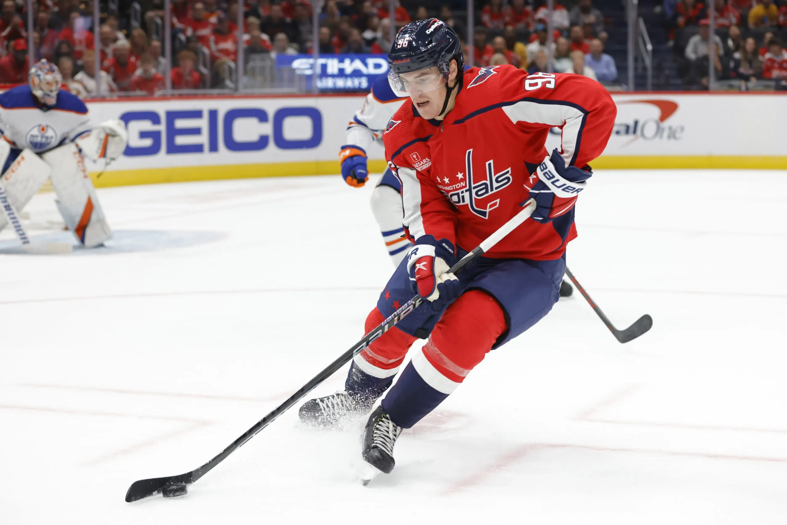 Washington Capitals sign Nicolas Aube-Kubel to one-year contract extension