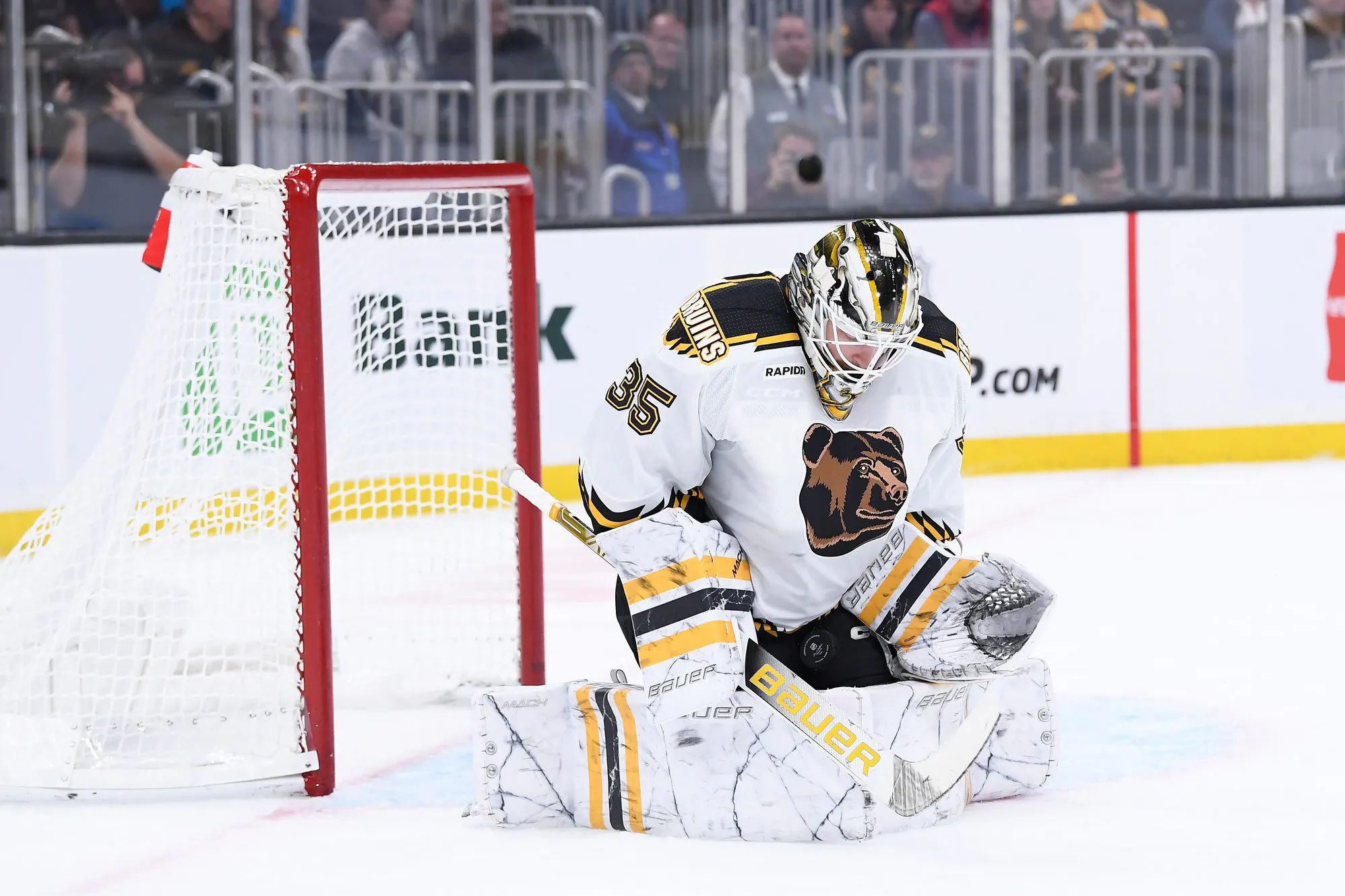 Boston Bruins goaltender Linus Ullmark leaves Friday’s game with upper-body injury
