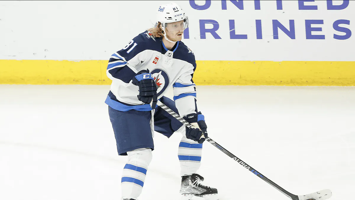 Toronto Maple Leafs Should Use a High Pick on Sean Durzi