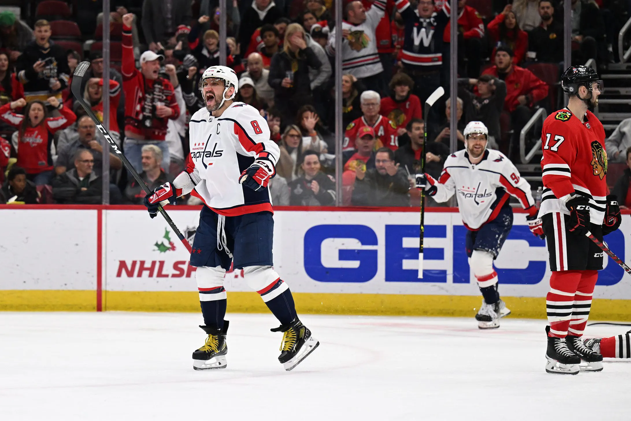 Alex Ovechkin scores 800th NHL goal to complete hat trick against Chicago