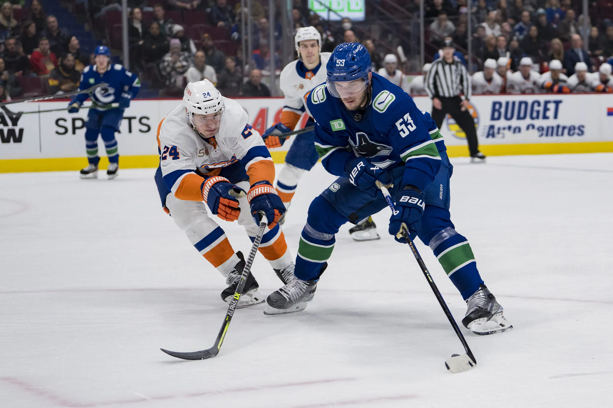 New York Islanders acquire Bo Horvat from the Vancouver Canucks