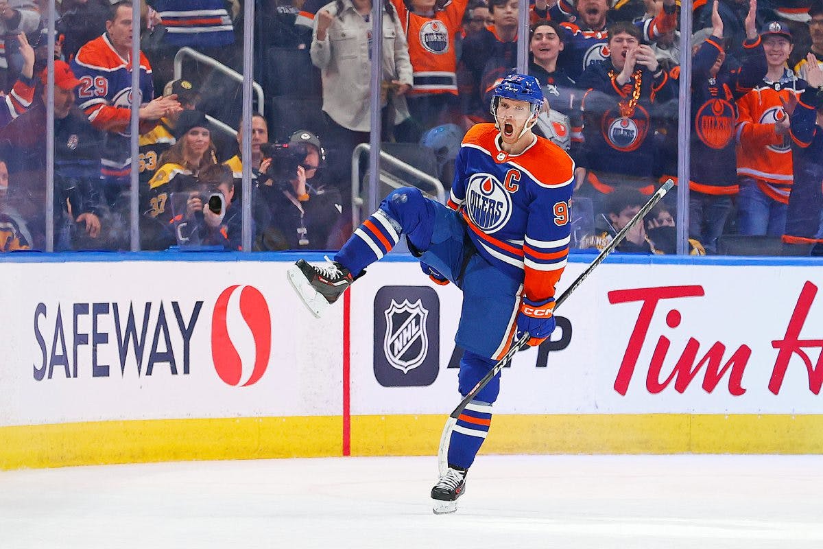 Connor McDavid is lapping the field like no player since Wayne Gretzky
