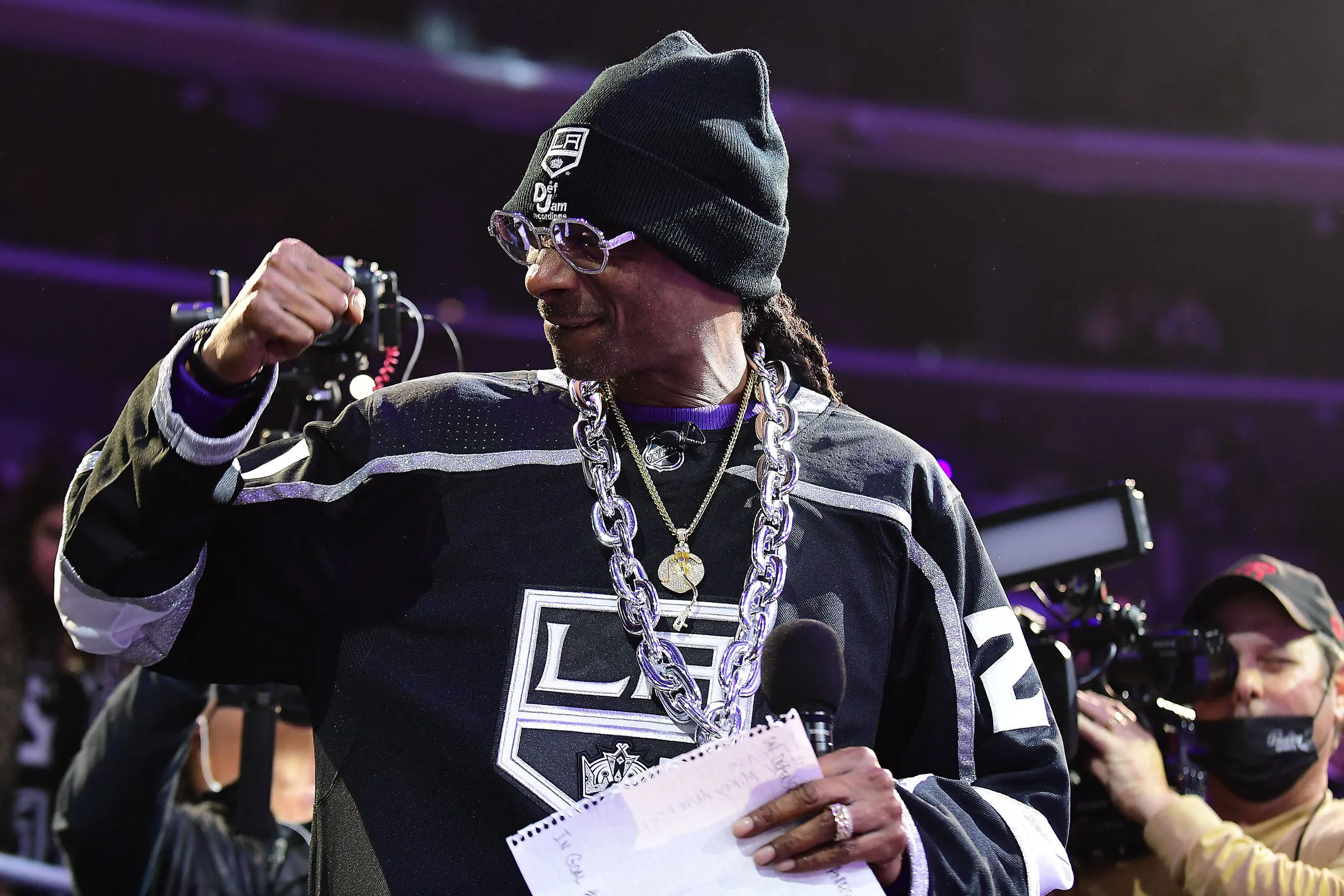Snoop Dogg vows to create youth hockey league if he buys Ottawa Senators