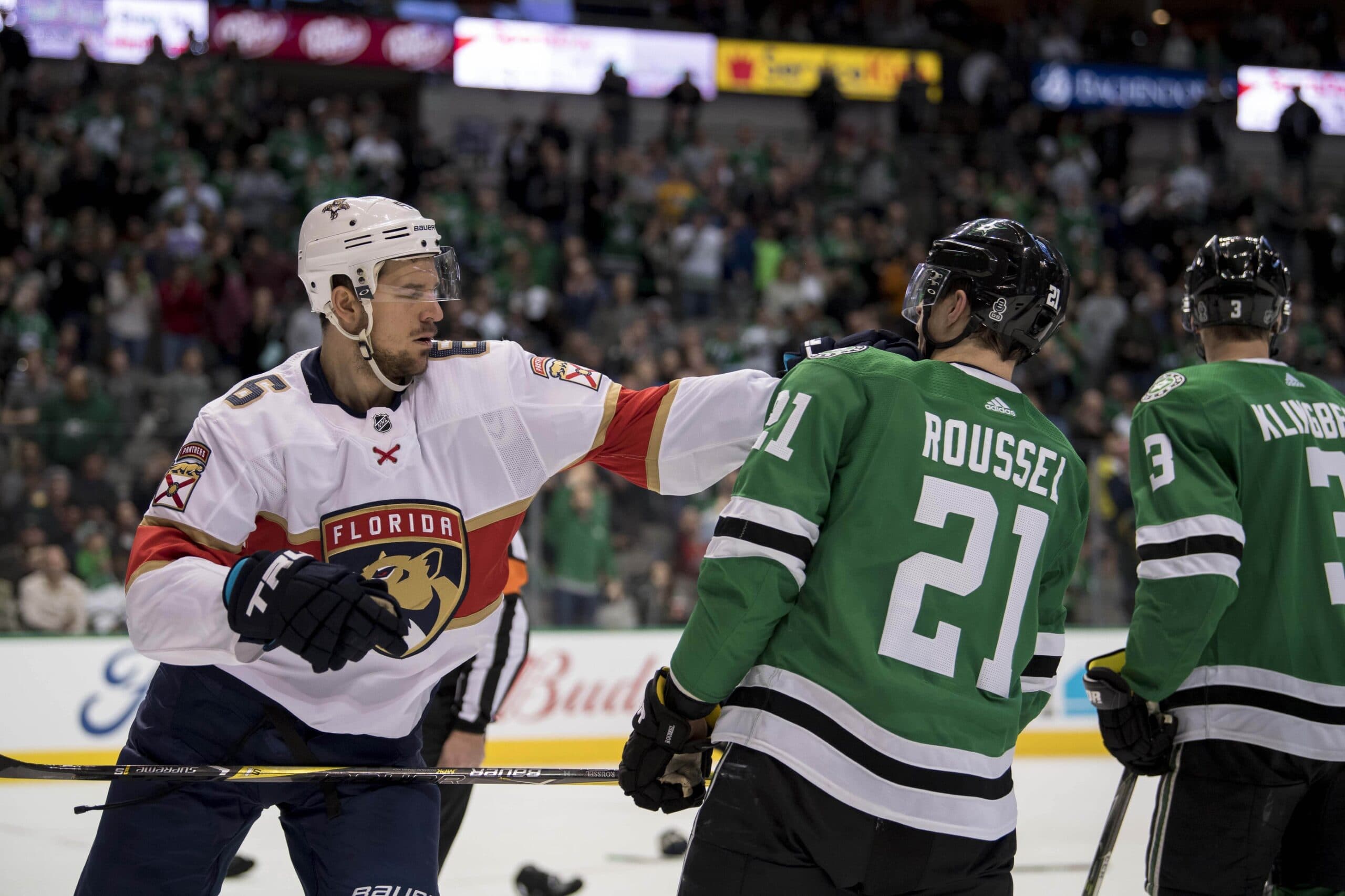 Dallas Stars re-sign defenseman Alex Petrovic to one-year contract