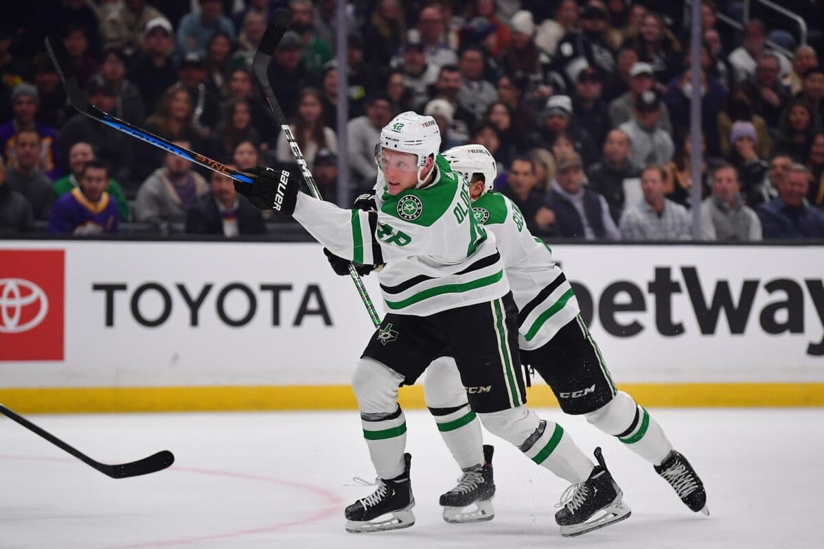 Dallas Stars trade forward Fredrik Olofsson to Colorado Avalanche