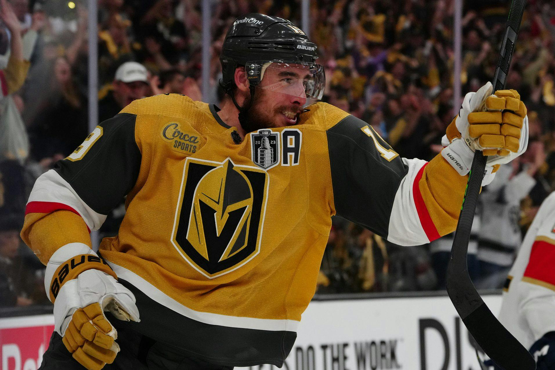 Penguins trade for Golden Knights forward Reilly Smith