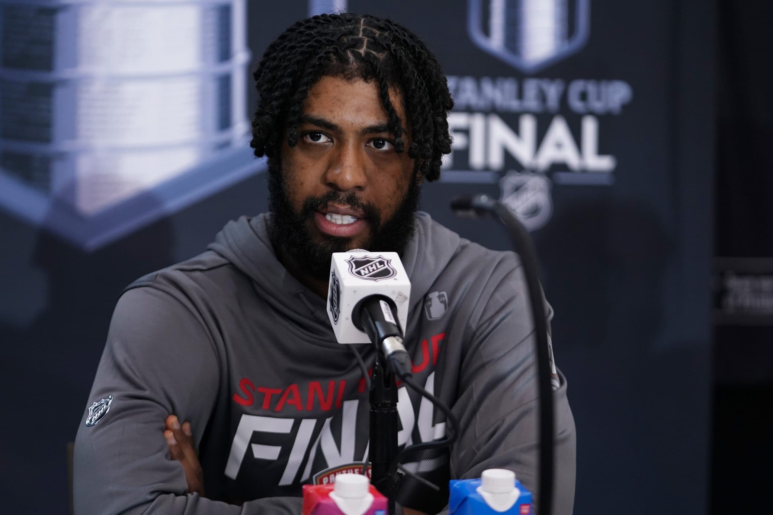 San Jose Sharks acquire forward Anthony Duclair from Florida Panthers