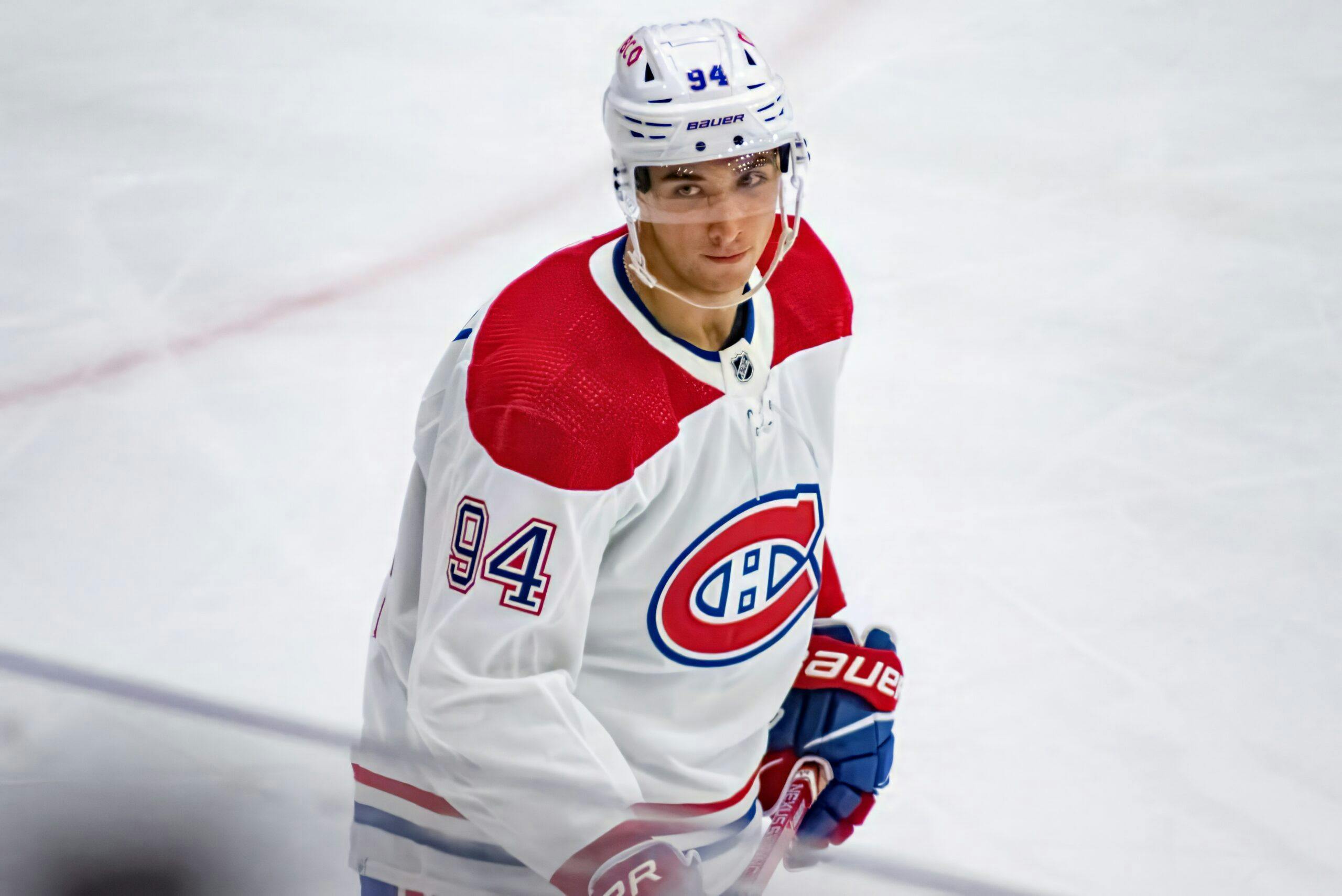 Montreal Canadiens recall defense prospect Logan Mailloux from AHL Laval