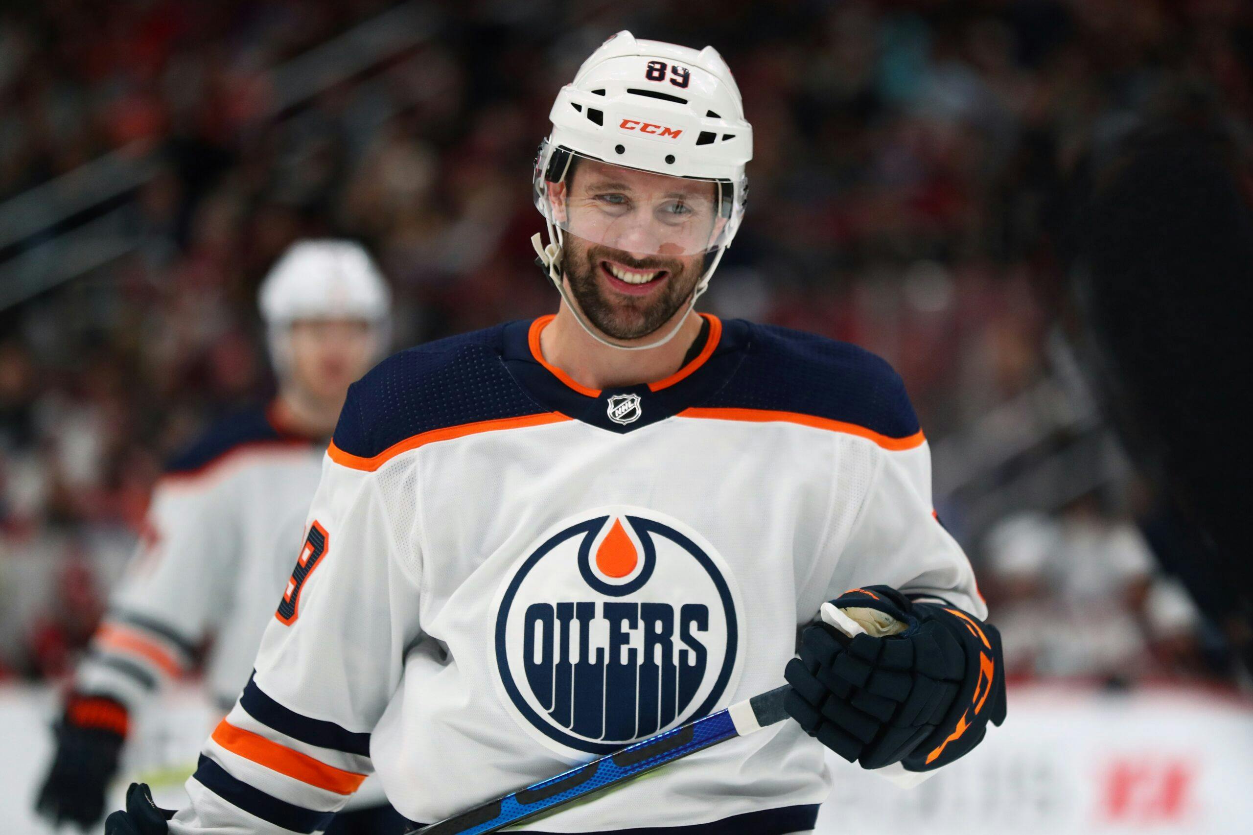 Edmonton Oilers sign Sam Gagner to one-year, two-way contract