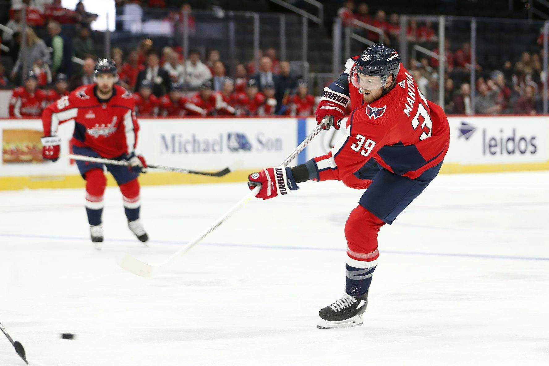 Washington Capitals make Anthony Mantha healthy scratch for Monday’s game