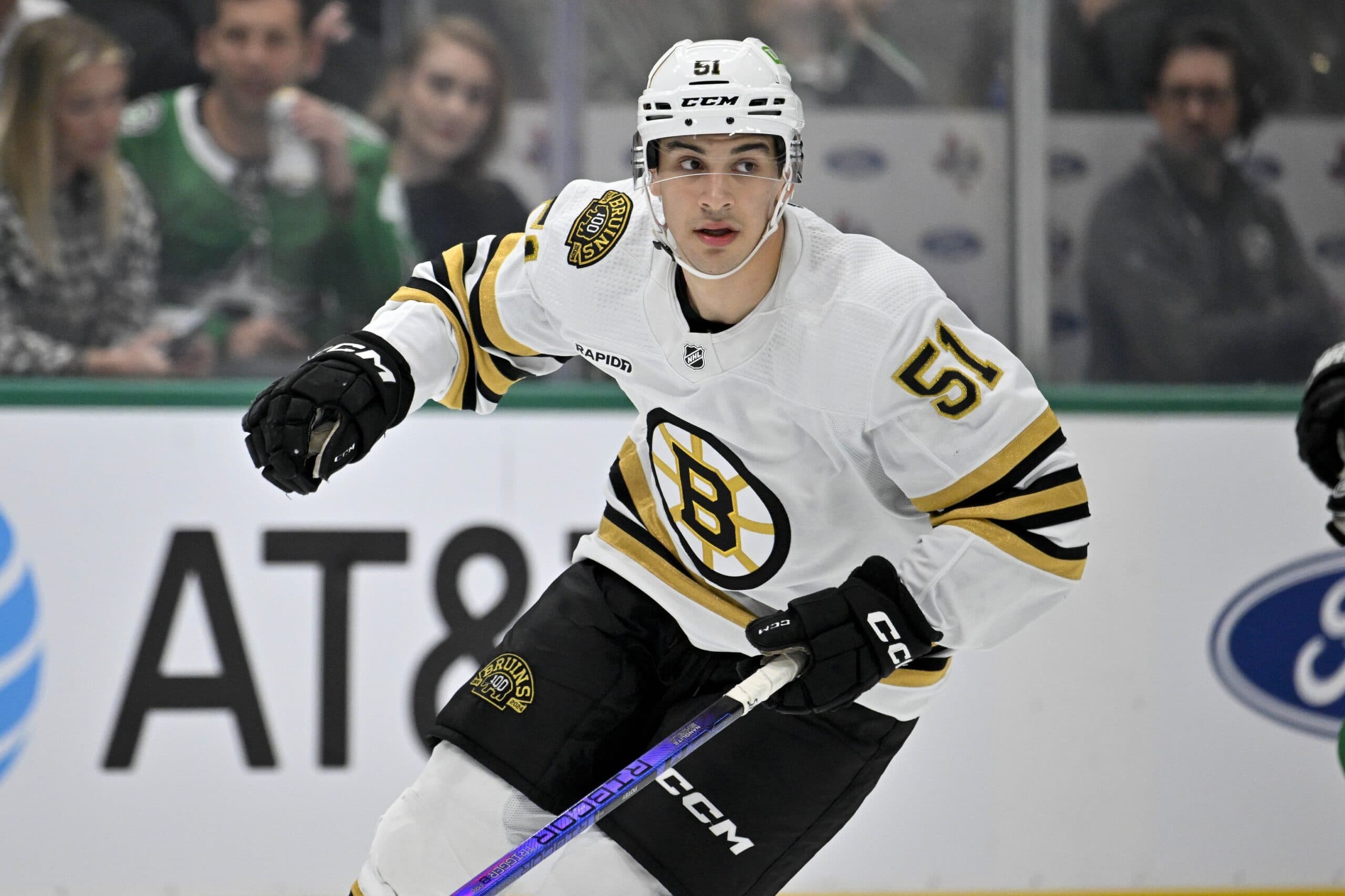 Bruins sign Matt Poitras to one-year extension