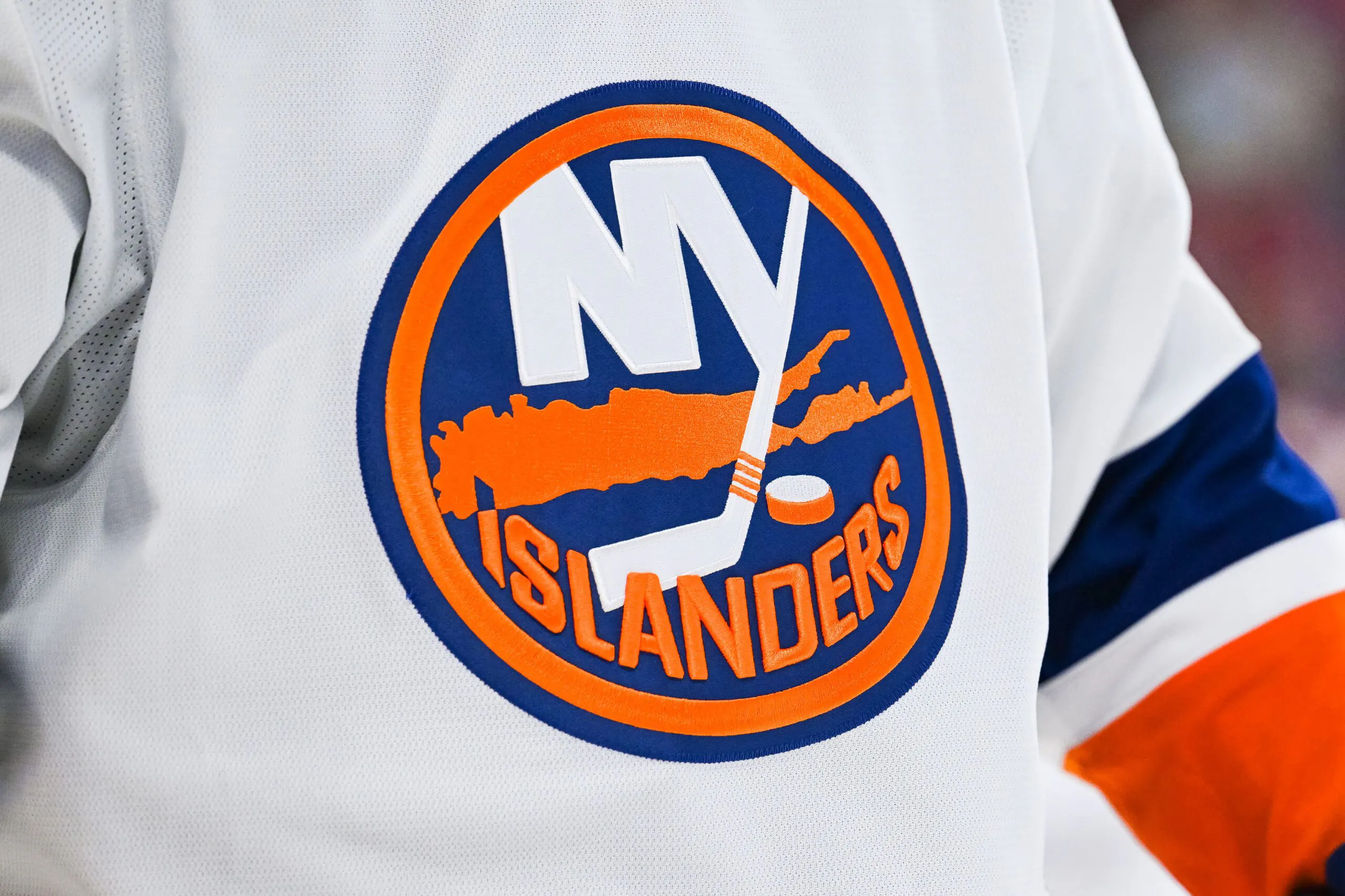 New York Islanders sign forward Cam Thiesing to a two-year, entry-level contract