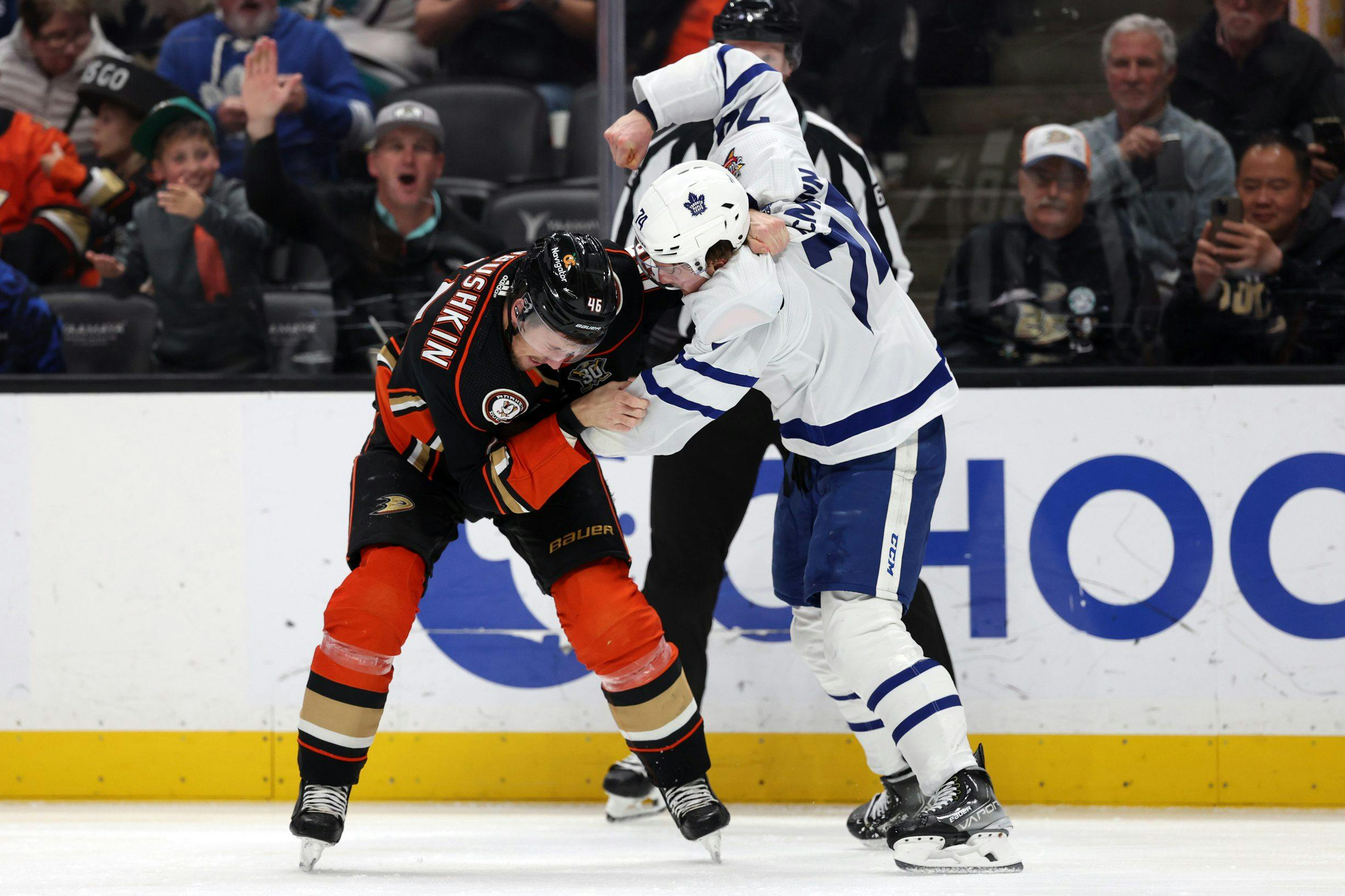 Toronto Maple Leafs’ Bobby McMann ejected from game vs. Ducks for boarding