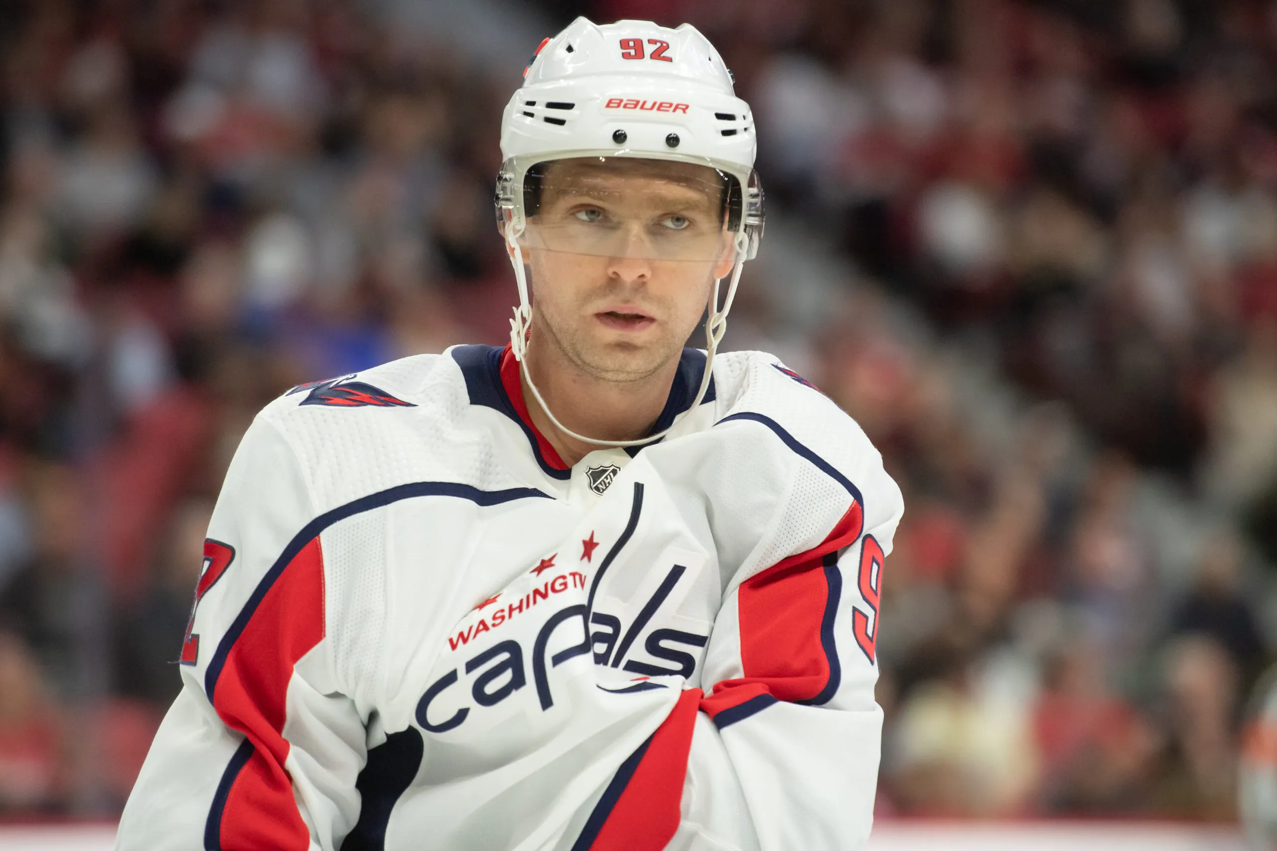 Hurricanes acquire Evgeny Kuznetsov from Capitals for draft pick