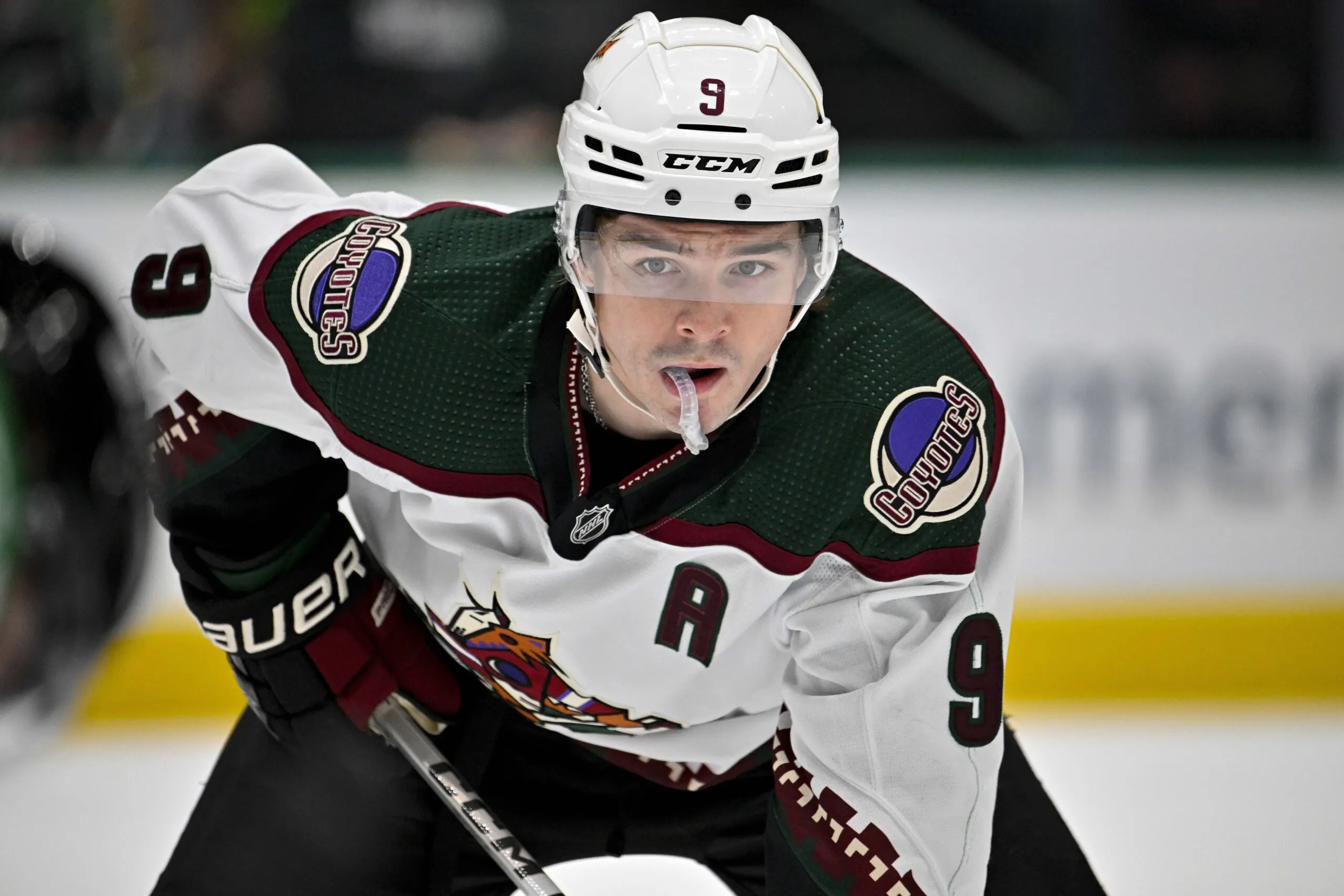 Arizona Coyotes’ Clayton Keller leaves game vs. Jets with upper-body injury