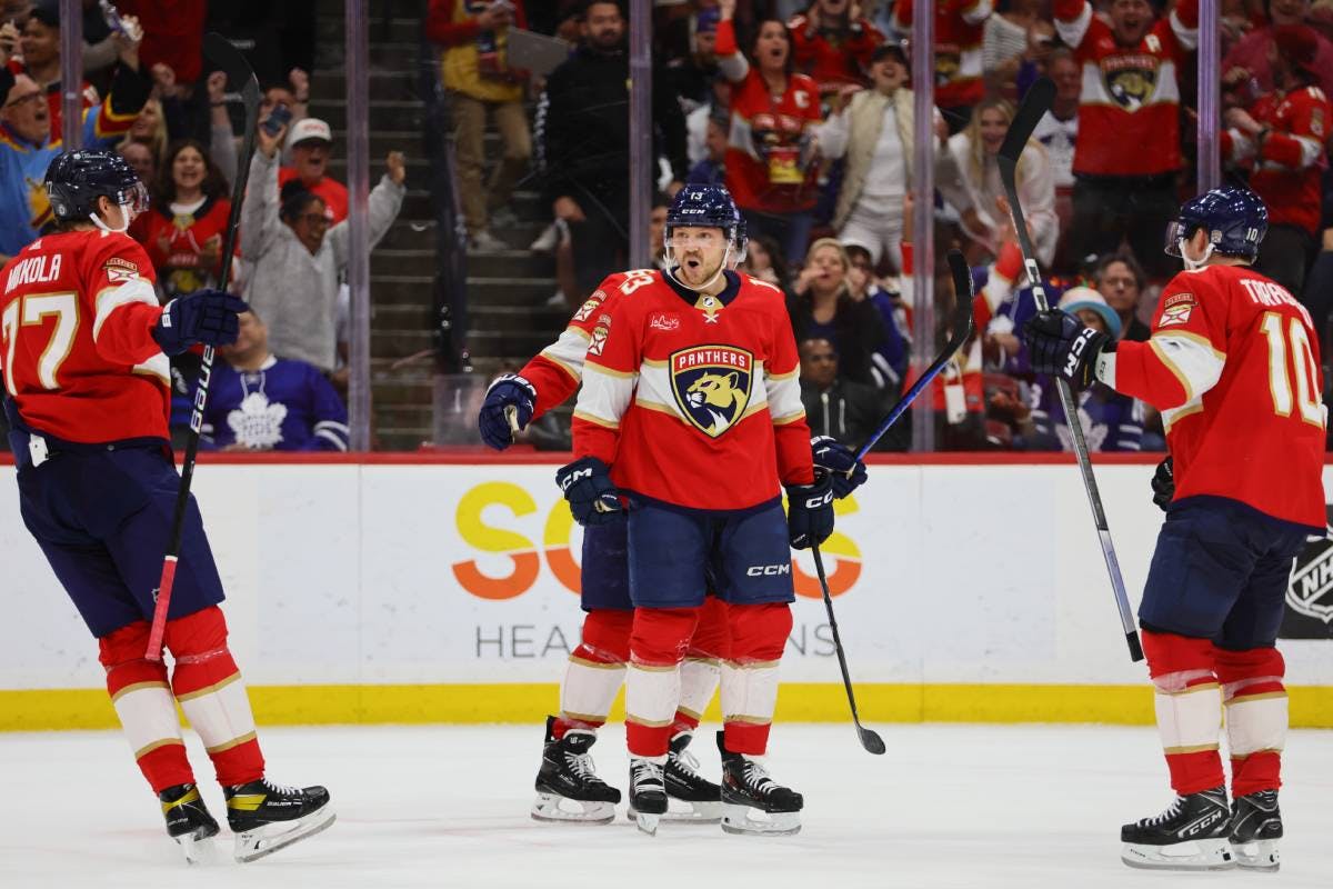 Panthers clinch Atlantic Division title, will face Lighting in Stanley Cup Playoffs