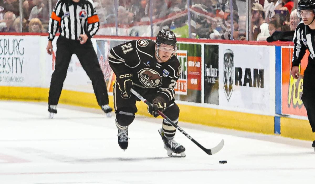 Red Wings sign Joe Snively to one-year, two-way contract