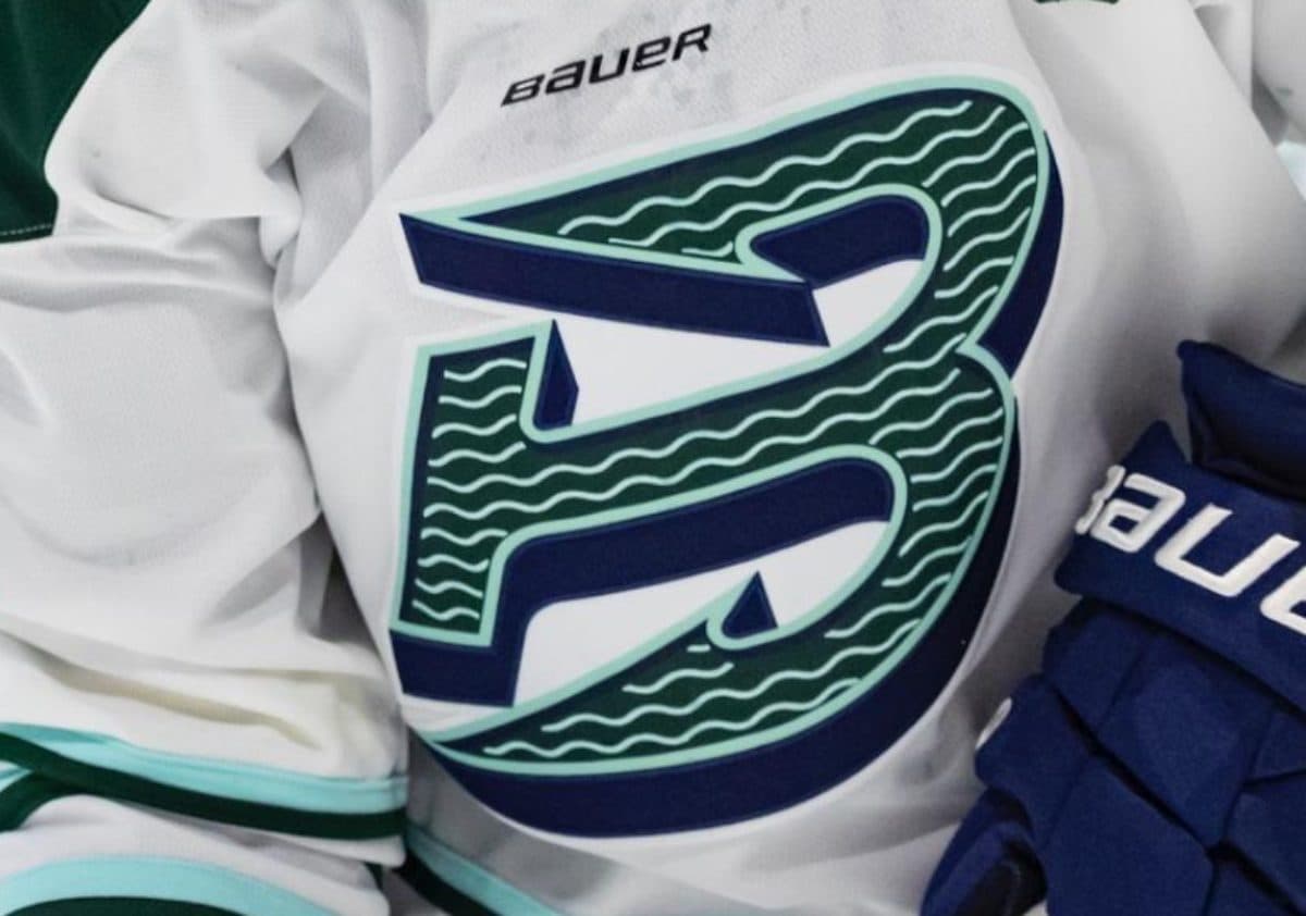 Fleet sign Ella Huber to two-year contract