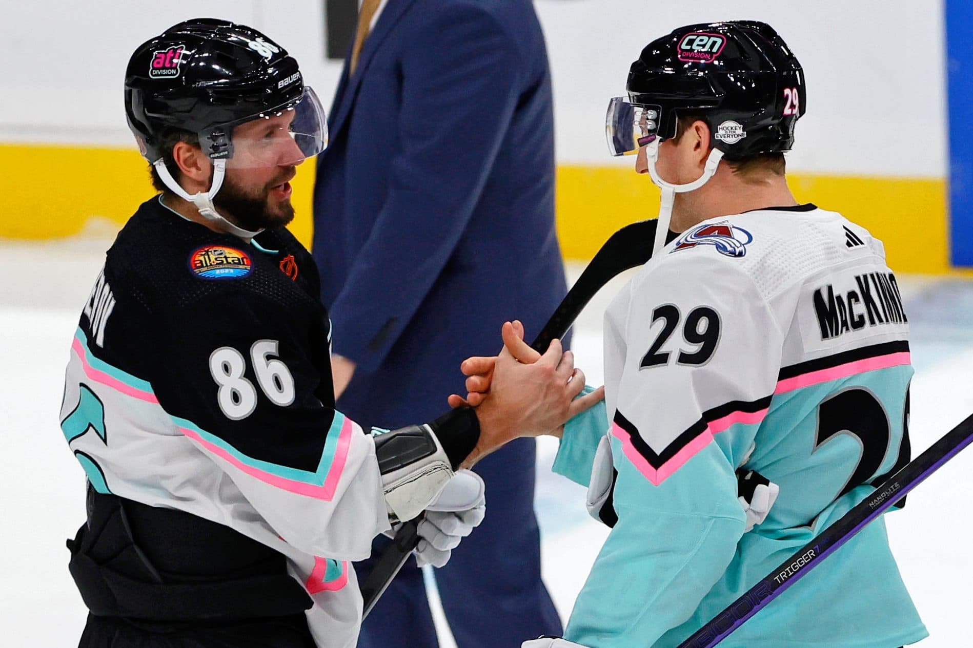 MacKinnon, Kucherov making the race for the Art Ross Trophy a must-watch fight