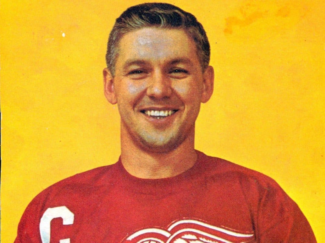 Three-time Stanley Cup champion Alex Delvecchio passes away at 93