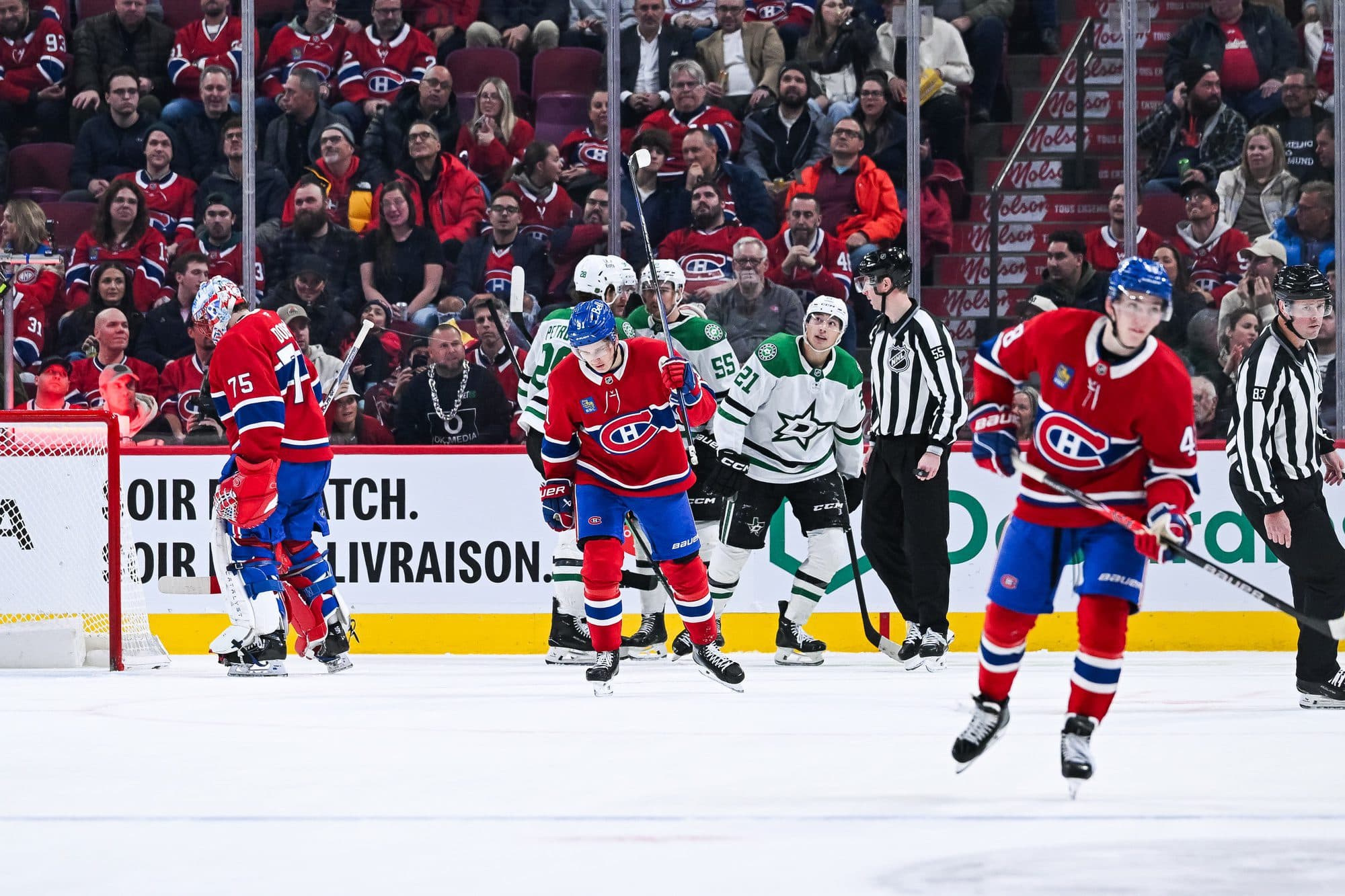 Dallas Stars left wing Jason Robertson (21) skates back to his bench after celebrating his goal against the Montreal Canadiens during the second period at Bell Centre.