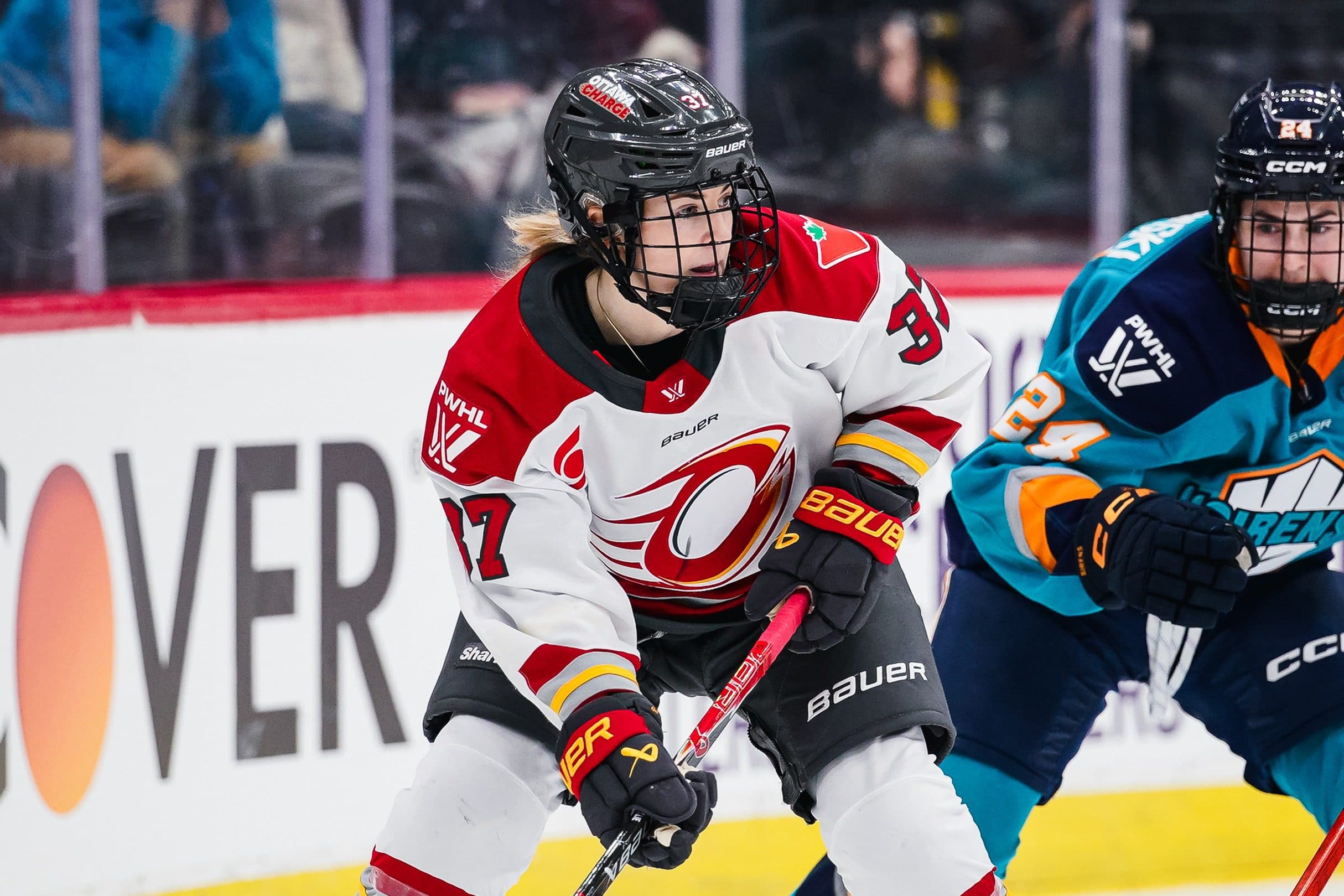 Ottawa Charge forward Rebecca Leslie