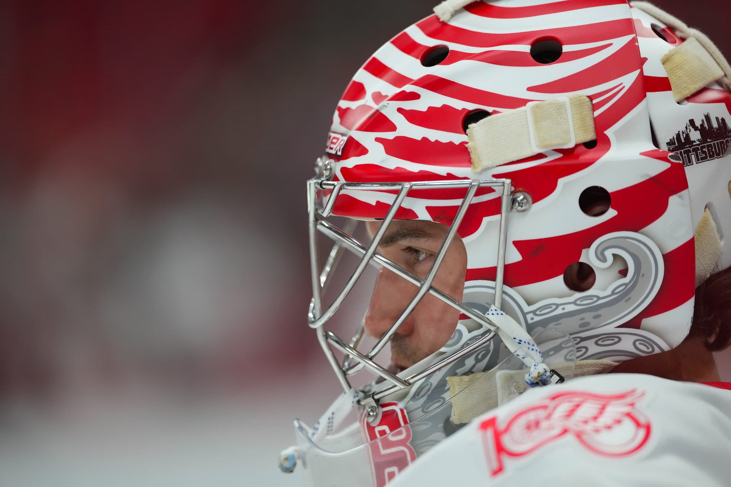 Red Wings’ John Gibson out day-to-day with upper-body injury