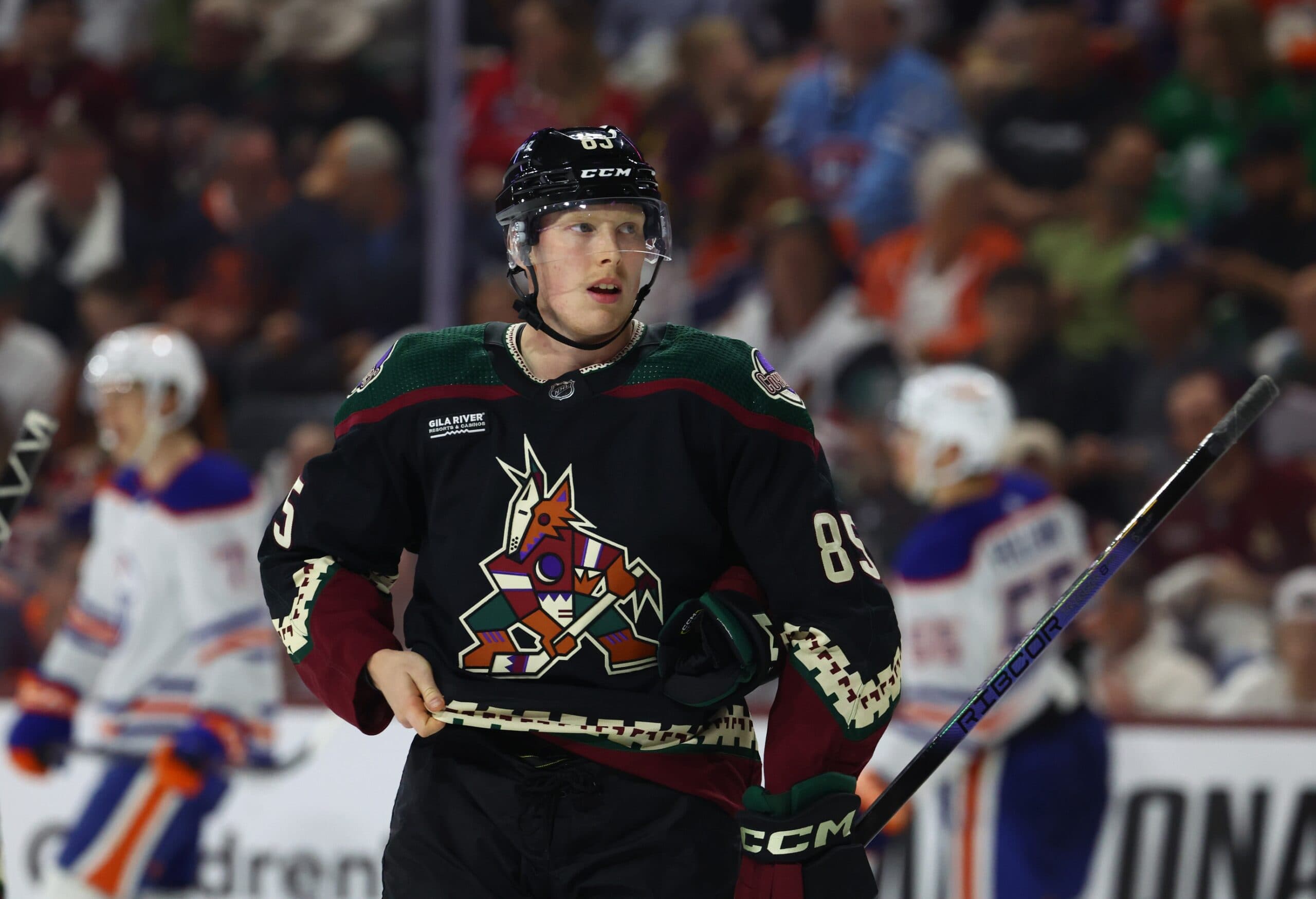 Oilers sign Aku Raty to one-year contract