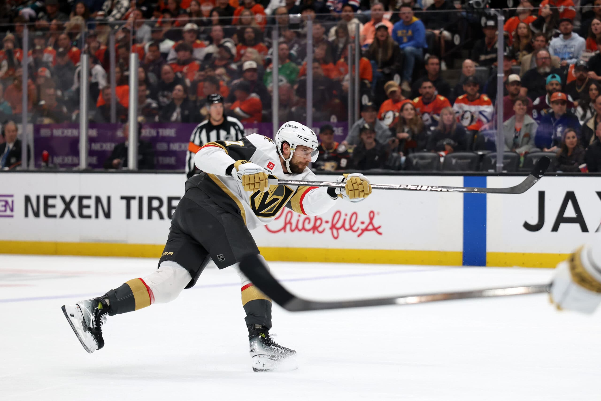 Vegas will now take on the Presidents' Trophy-winning Colorado Avalanche.