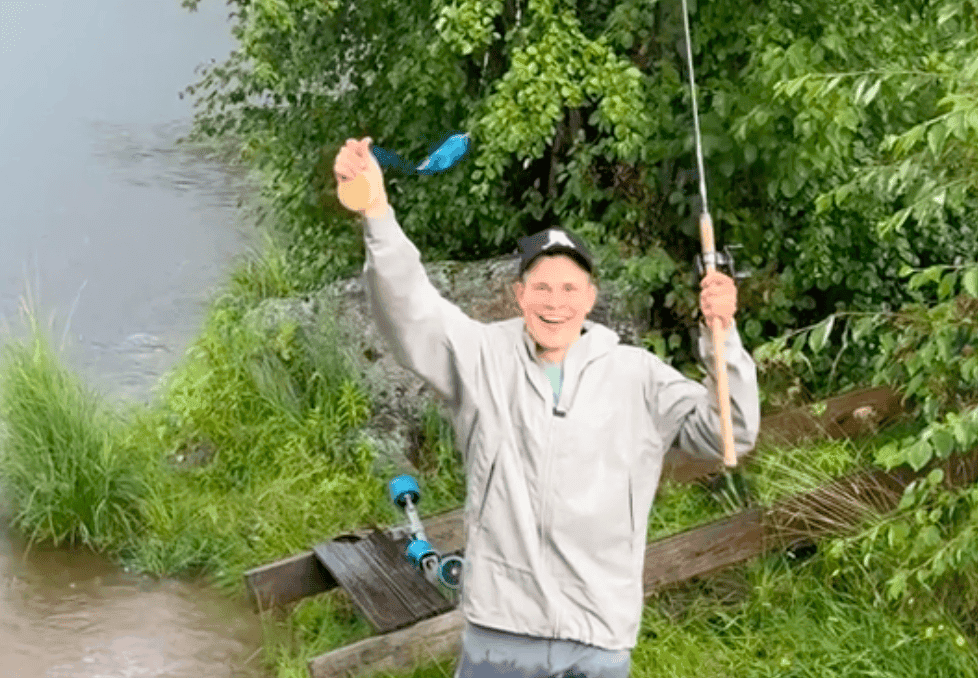 Former NHLer Jesse Puljujarvi reveals replacement World Championship gold medal in hilarious fishing video