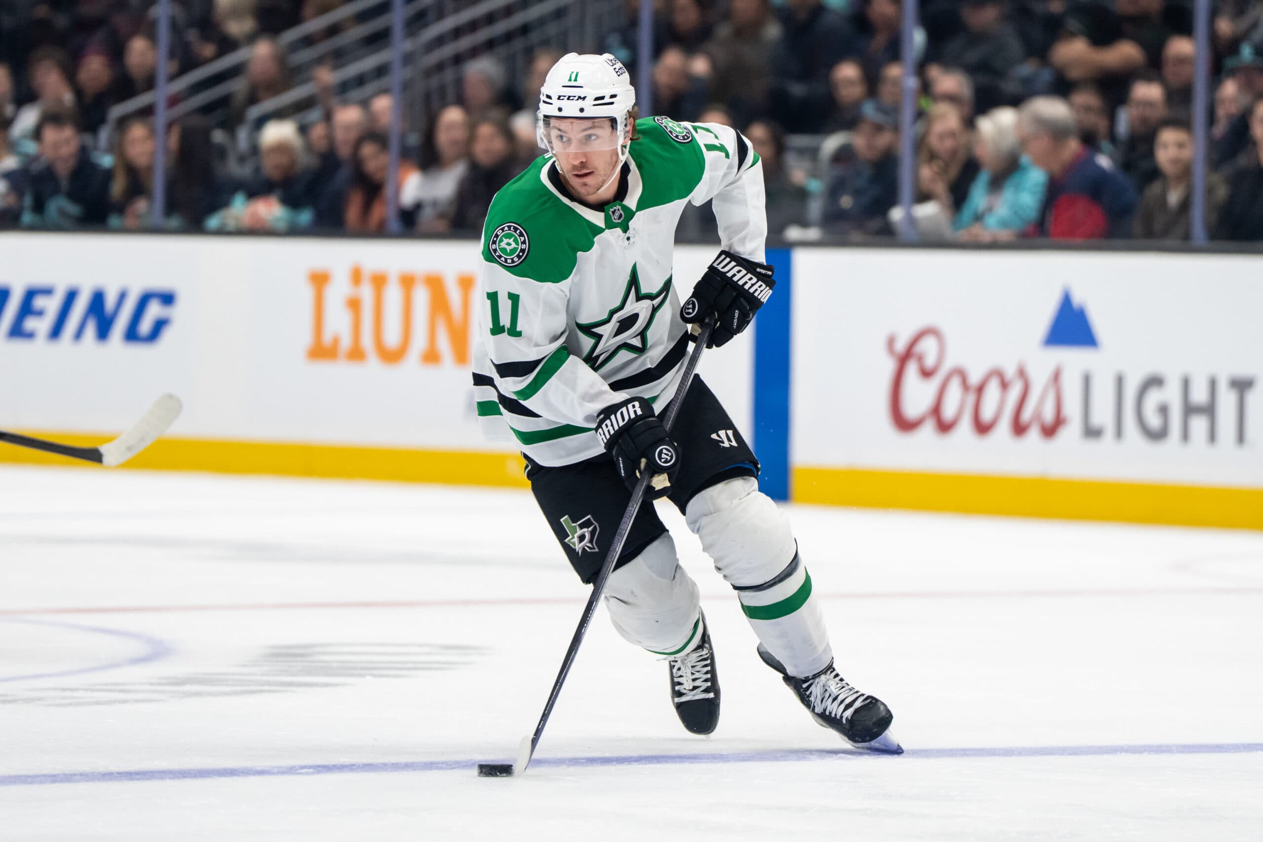 Panthers invite Nathan Bastian to training camp on PTO