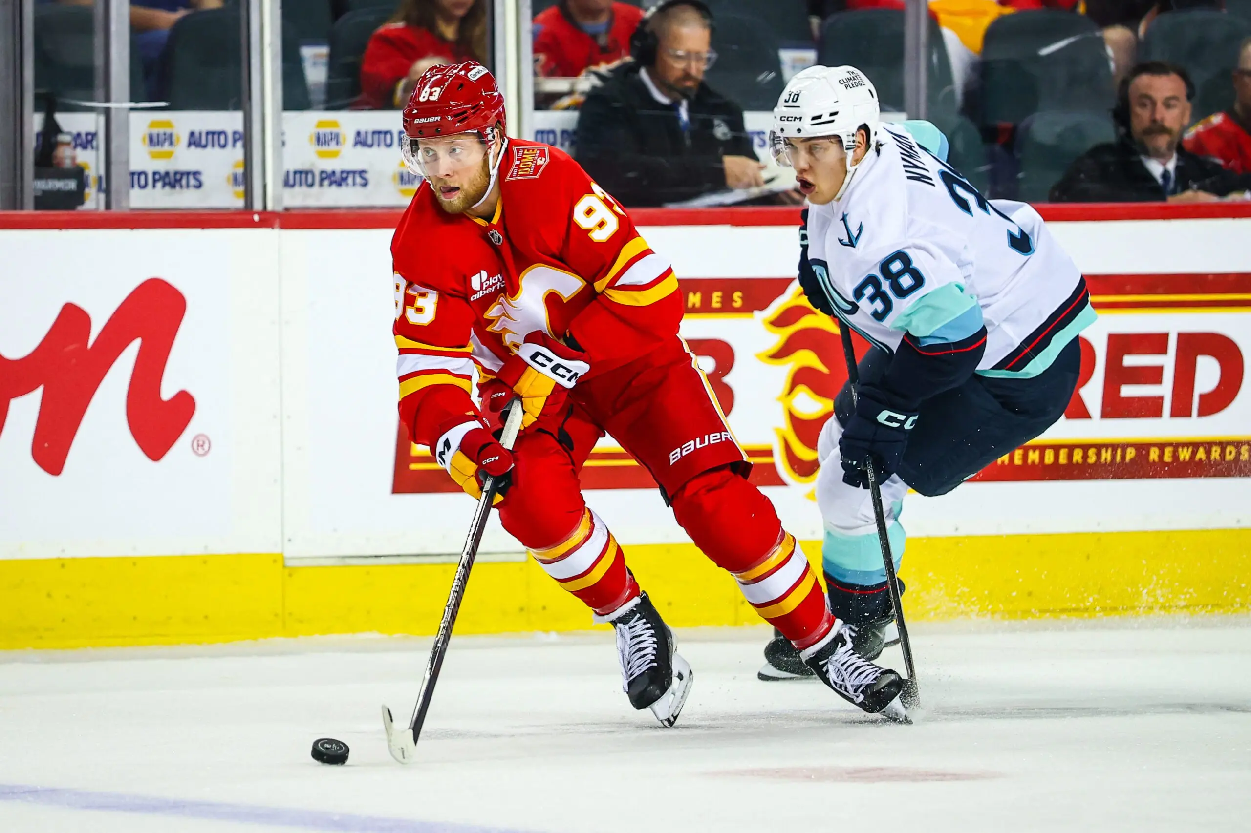 Flames sign Alex Nylander to one-year contract