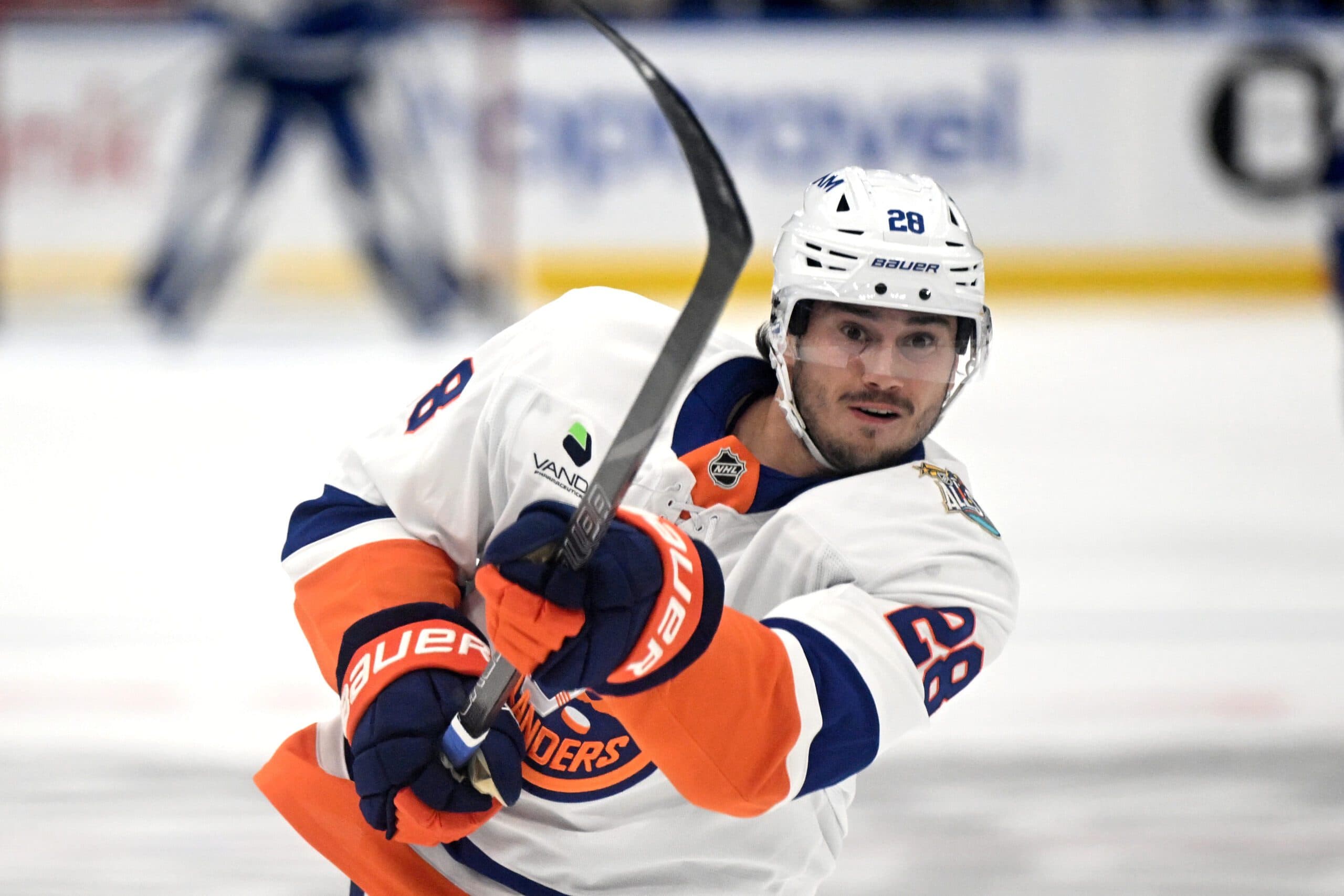 Islanders’ Alexander Romanov to miss 6-8 months with torn ACL
