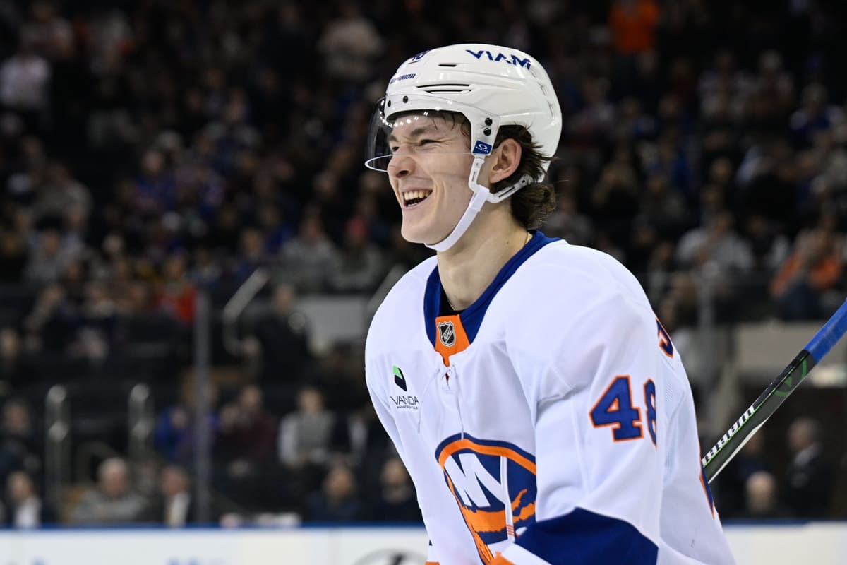 Islanders’ Matthew Schaefer Ties Single-Season Rookie Defenseman Goals ...