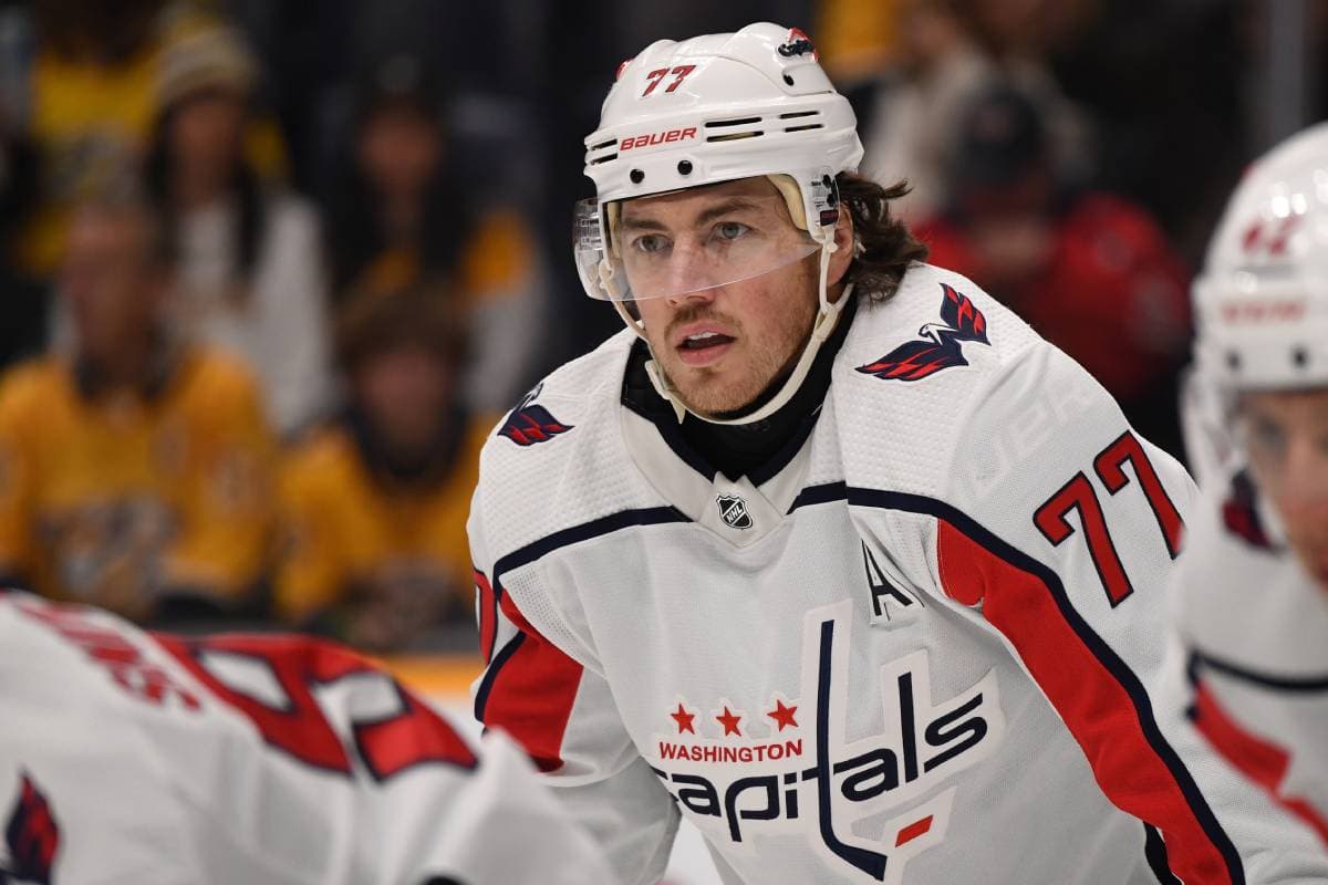 Washington Capitals' T.J. Oshie leaves game vs. Lightning with injury